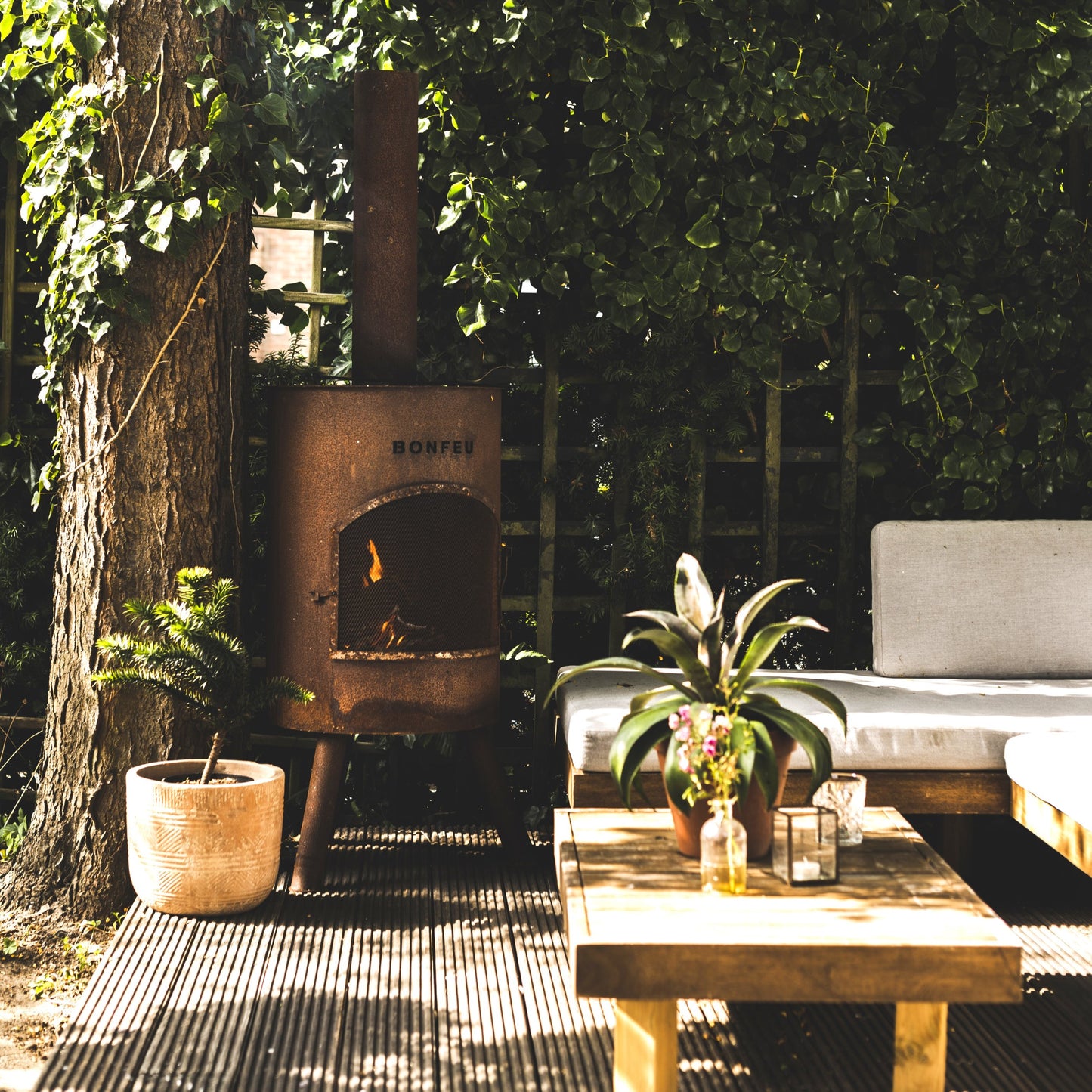 BonTon, Outdoor Fireplace