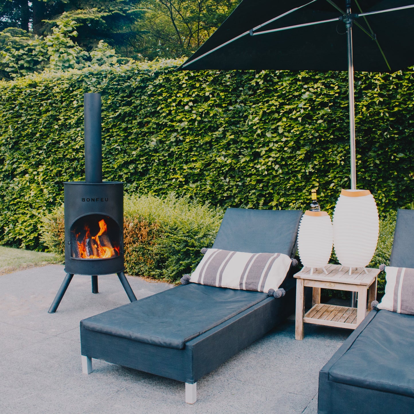 BonTon, Outdoor Fireplace